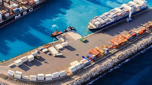 الكويت: تعرض ميناء الشويخ لهجوم مسيرات معادية