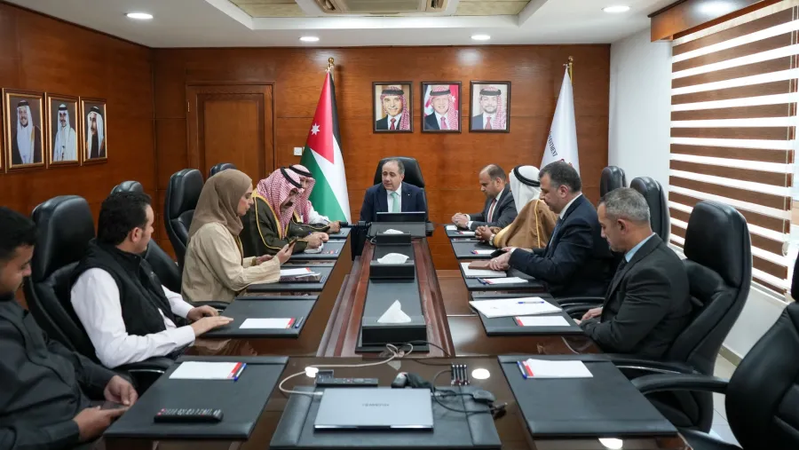 وزير الاستثمار يبحث مع "أعيان" و "نواب" البادية الجنوبية مشاريع تنموية