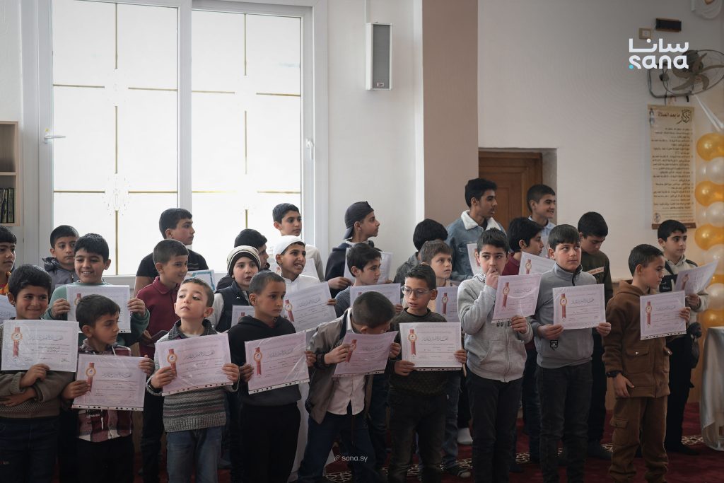 تكريم 200 طالب وطالبة في حلقات تحفيظ القرآن في مدينة القصير بريف حمص