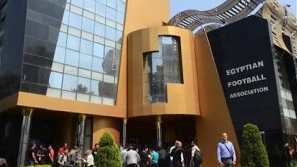 اتحاد الكرة يصرف 4 ملايين جنيه لمستحقات الحكام ويواصل تطوير التحكيم