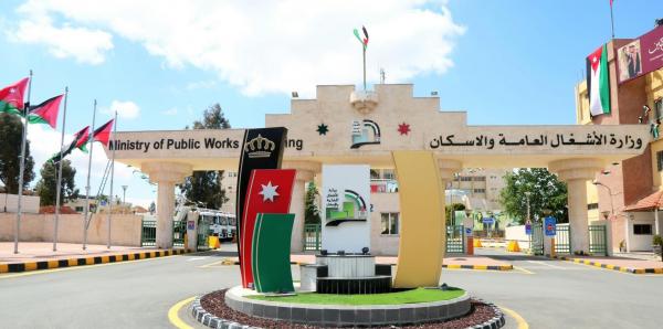 جو 24 : إغلاق مؤقت لطريق (عمّان - السلط) لإزالة واستبدال جسر مشاة قديم