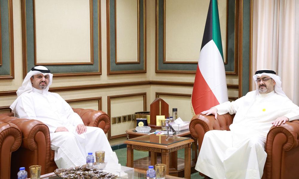 محافظ العاصمة يبحث مع “الأشغال” خطط تطوير البنية التحتية ومشاريع الهندسة الصحية بالمحافظة