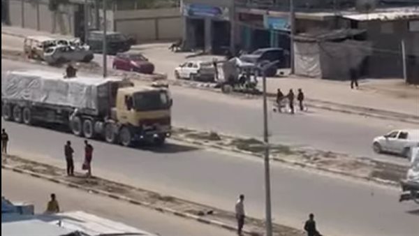دخول المساعدات الإنسانية لقطاع غزة