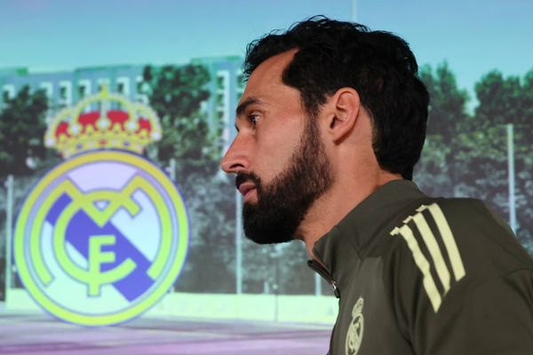 مدرب ريال مدريد يدعم بيريز للاستمرار في رئاسة النادي