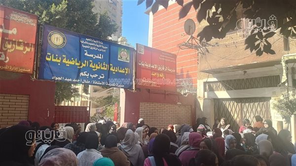 845 لجنة تستقبل طلاب الشهادة الإعدادية لأداء امتحان اللغة العربية بالشرقية