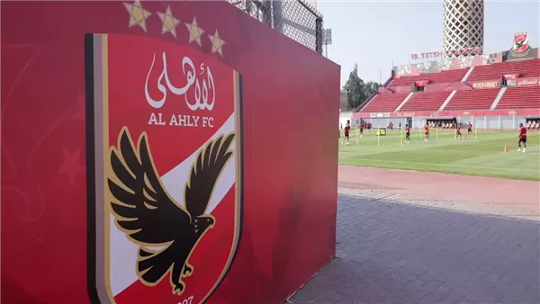 قرار حاسم في الأهلي بشأن مستقبل أشرف داري