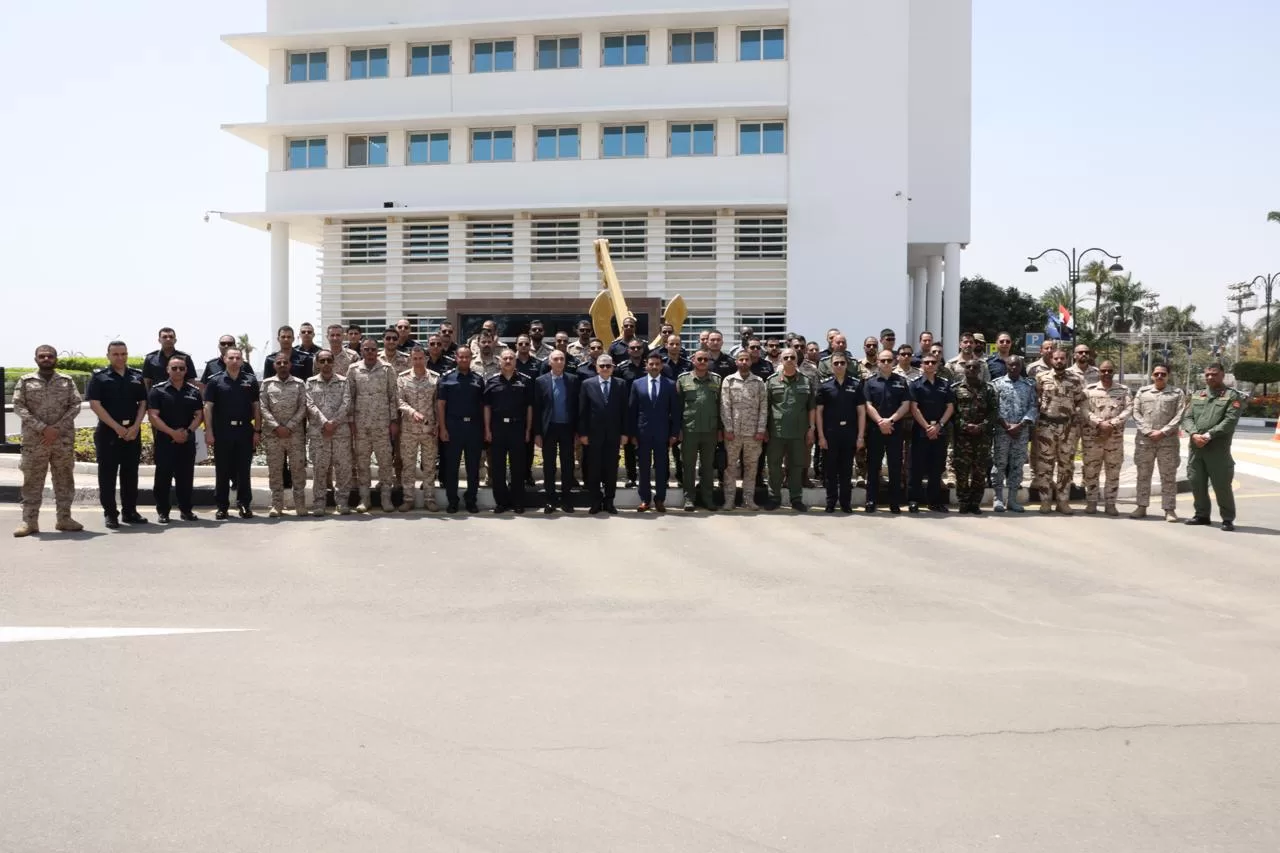 الفريق ربيع: قناة السويس تظل الشريان الحيوي للتجارة العالمية