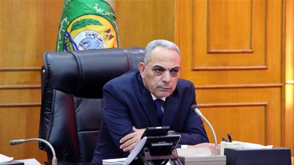 محافظ الإسماعيلية يعلن إطلاق حملة "شارع منظم ورصيف آمن"