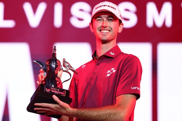 الأسترالي إلفيس سمايلي يتوج بلقب بطولة ليف جولف الرياض 2026