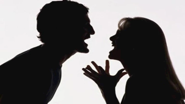 من نقاش عابر إلى جريمة.. زوجة أمام الجنايات بتهمة قتل زوجها