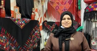 فتحية تعيد إحياء الزى السيناوى التراثى بروح عصرية مناسبة للحياة اليومية