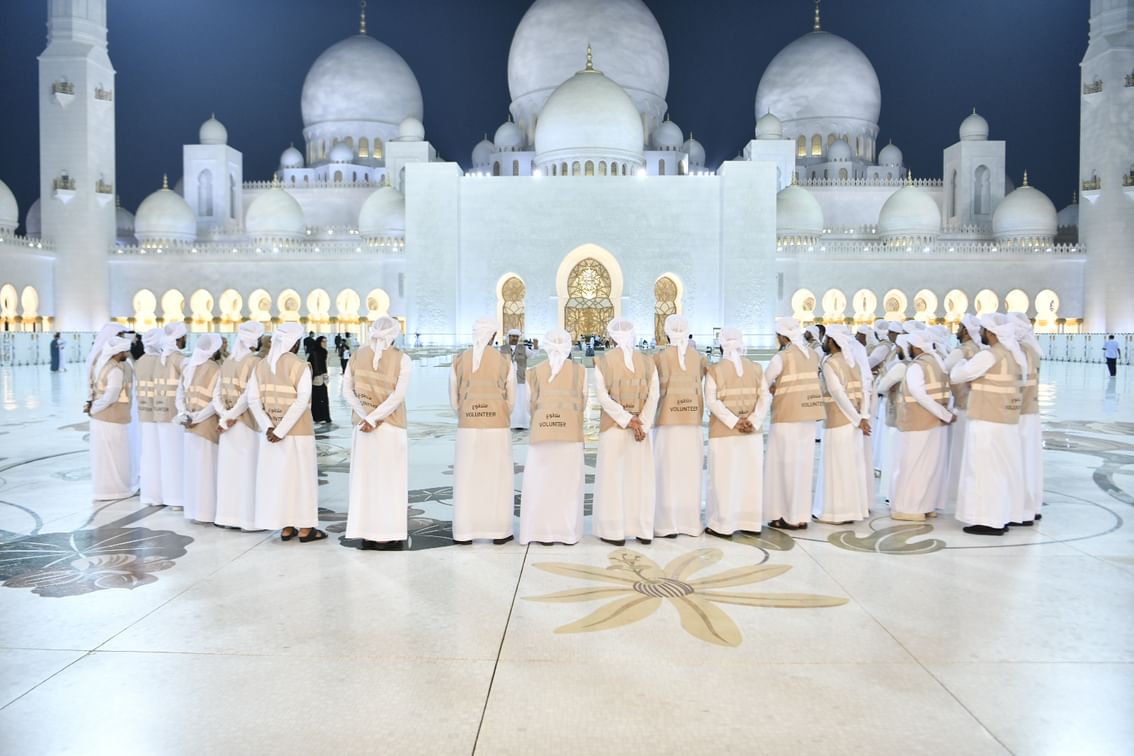 جامع الشيخ زايد الكبير>> يرفع جاهزيته لاستقبال رمضان 1447هـ