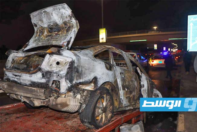 نشوب حريق في سيارة بطرابلس دون إصابات بشرية