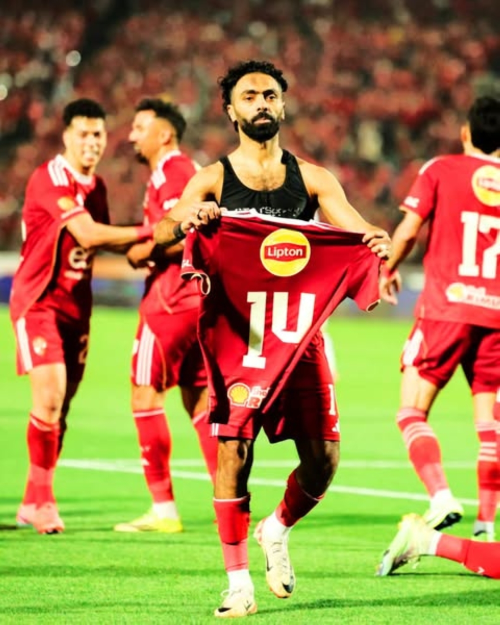 الأهلي يفوز على الزمالك بثلاثية دون رد في قمة الدوري المصري