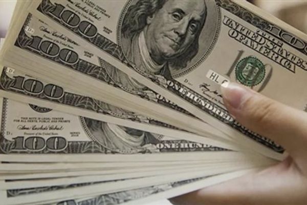 عاجل.. اعرف سعر الدولار اليوم الجمعة في البنك المركزي والبنوك المصرية