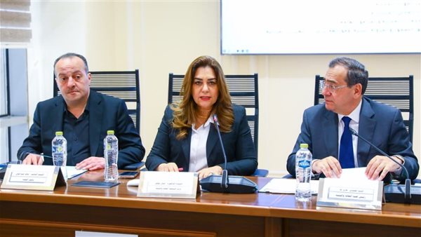 منال عوض تستعرض رؤية العمل المستقبلية للتنمية المحلية أمام لجنة البيئة بالنواب