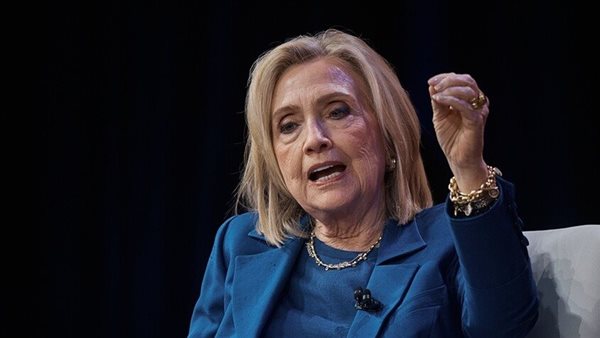 هيلاري كلينتون تتهم إدارة ترامب بالتستر على ملفات تتعلق بإبستين
