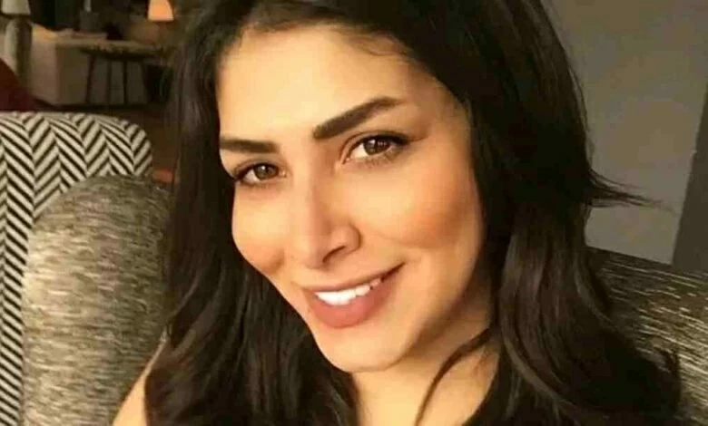 من سكينة المدينة إلى «السرير الأبيض».. صورة غامضة تثير القلق على أميرة الشريف