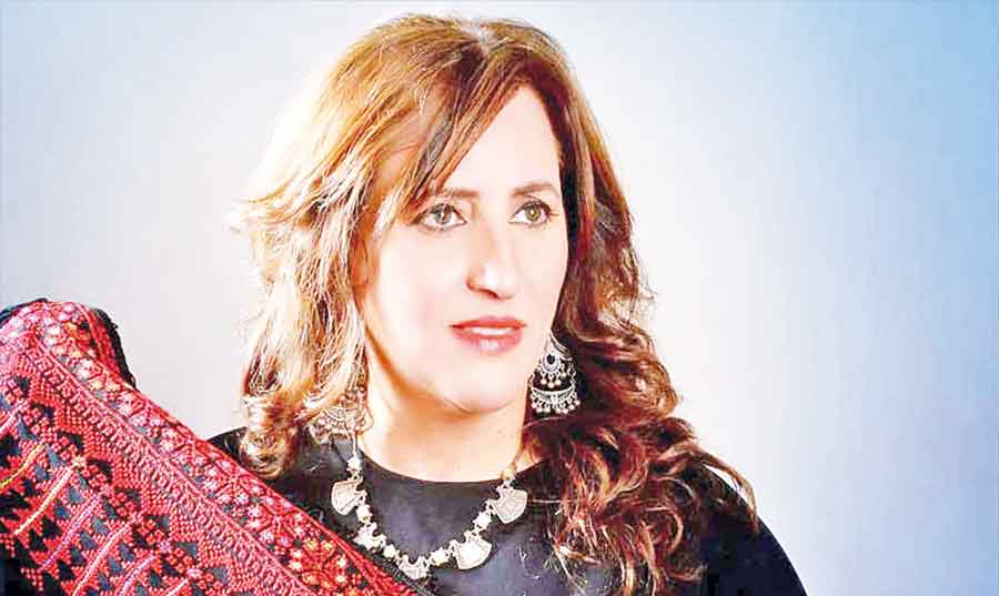 رحلة عبير صنصور على بساط النغم من بيت لحم إلى الأوبرا المصرية