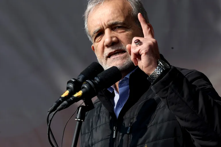 بزشكيان والزيدي يصلان إلى النجف لاستقبال جثمان المرشد الإيراني الراحل علي خامنئي