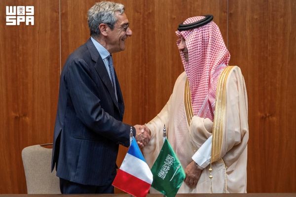 المملكة وفرنسا توقّعان برنامج عمل مشترك لتعزيز التعاون السياحي