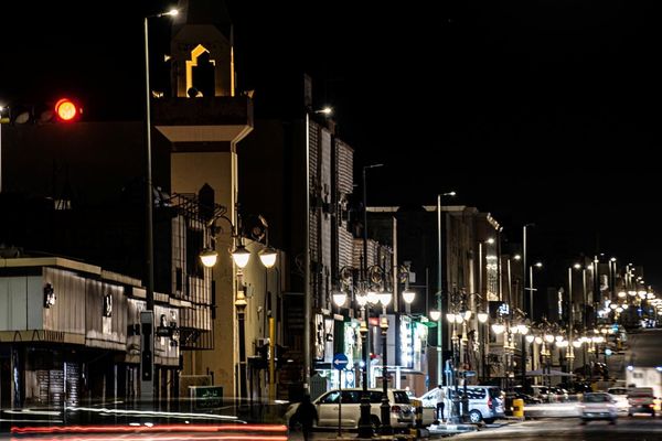 قمر رمضان يقترن بنجم "المبسوطة" وكوكب المشتري
