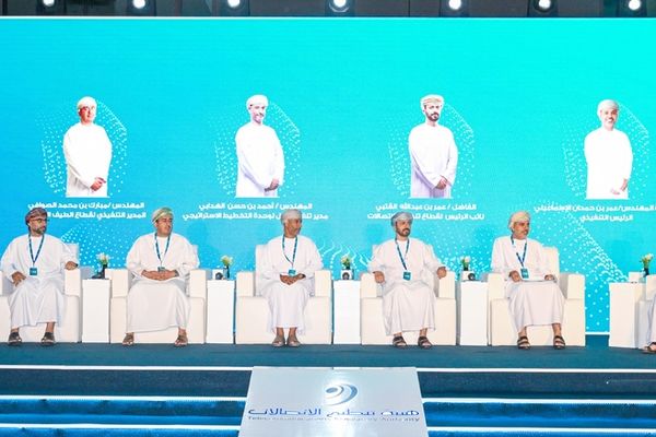 مؤشرات نُموّ إيجابيّة لقطاعي الاتّصالات والخدمات البريديّة في سلطنة عُمان