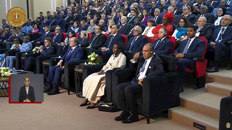 جامعة سنجور.. السيسي وماكرون يشاهدان فيلمًا تسجيليًا حول إنشاء المقر