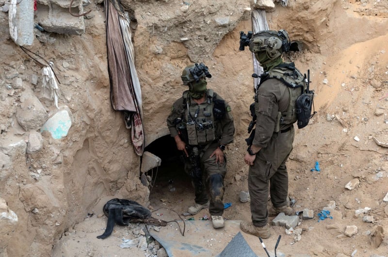 جيش الاحتلال يقول إنه قتل أربعة مقاومين خرجوا من نفق في رفح