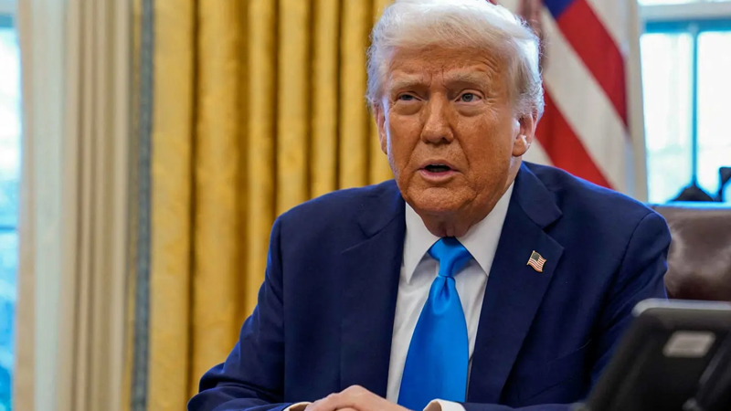 ترامب يوقع أمرا بفرض رسوم جمركية دولية بنسبة 10 بالمئة