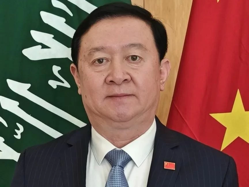 السفير الصيني لـ«عكاظ»: تعاون سعودي واسع مكّن آلاف الصينيين من العودة إلى بلادهم