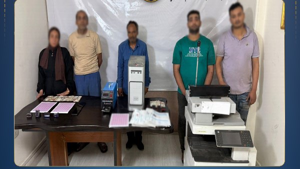 ضبط تشكيل عصابي لتزوير محررات حكومية والنصب على المواطنين بالقاهرة