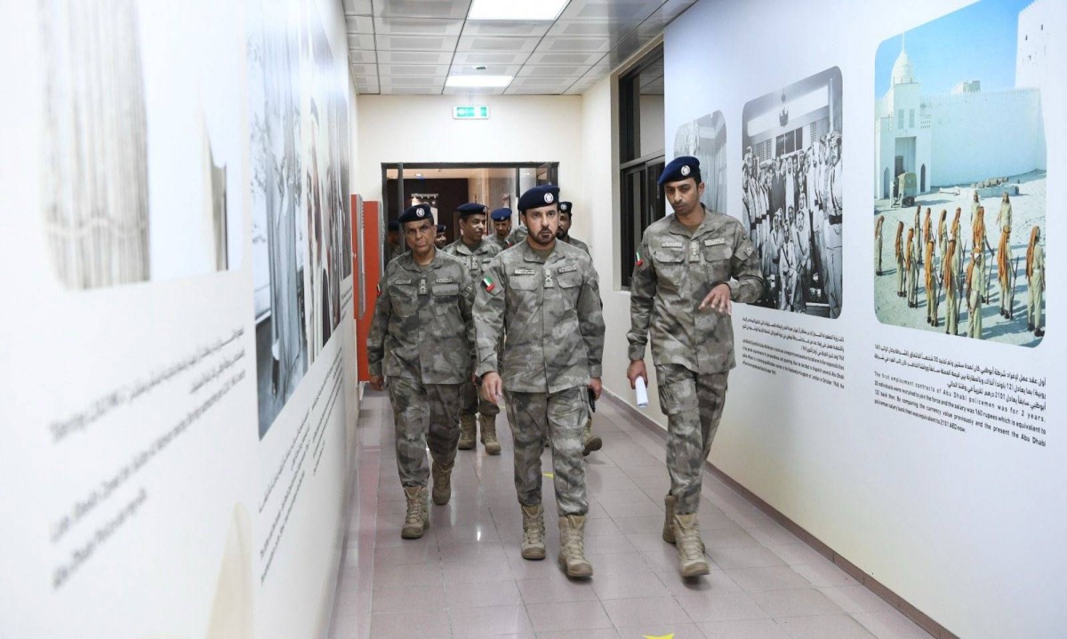 قائد عام شرطة أبوظبي يطلع على الجهود التطويرية في مركز شرطة الرحبة