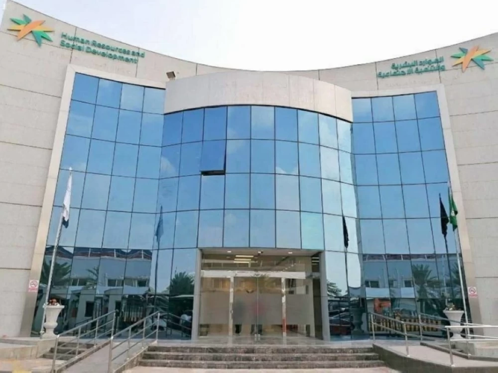 تأخير إعادة المستحقات وإهمال الشكاوى يسحبان ترخيص 11 مكتب استقدام