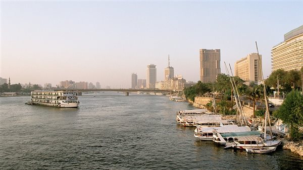 هيئة الأرصاد تقدم 3 نصائح ذهبية لمواجهة الموجة الحارة وتجنب الجفاف