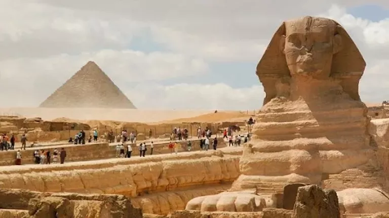 غرفة شركات السياحة: مصر ملاذ آمن.. وبريطانيا توجه رعاياها للمرور عبرها