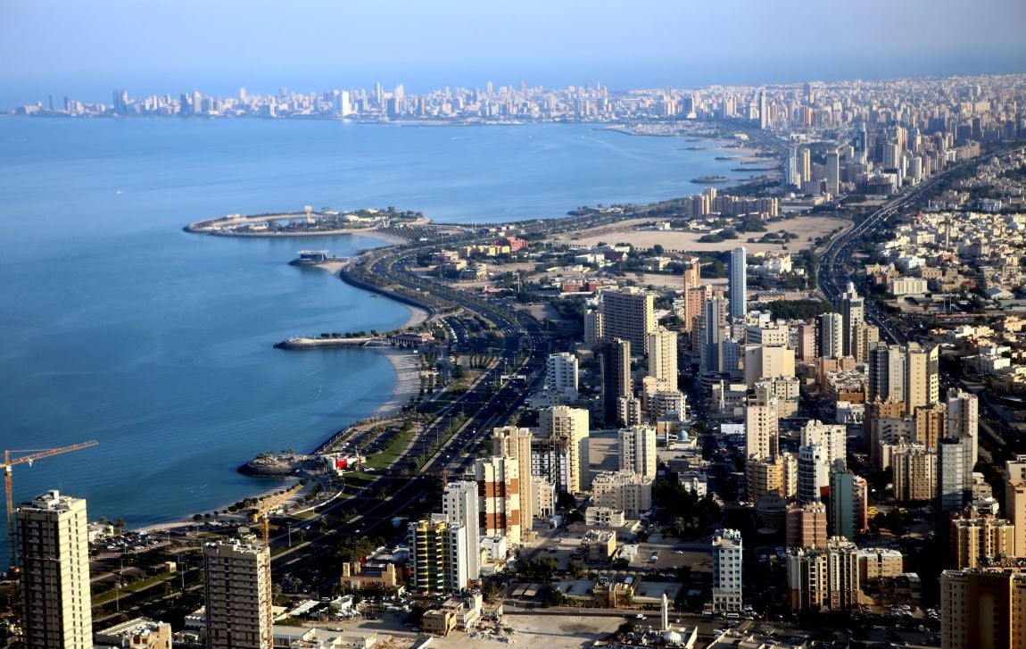 رفض عربي لهجمات إيران ضد الكويت والبحرين وتحذير من زيادة التوتر