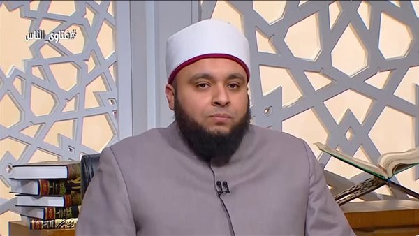 هل تنظيف المنزل ليلًا يجلب الفقر؟، أمين الفتوى يجيب (فيديو)