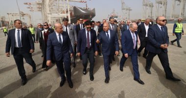 وزير النقل يشهد استقبال سفينة عملاقة فى محطة حاويات تحيا مصر 1 بميناء دمياط