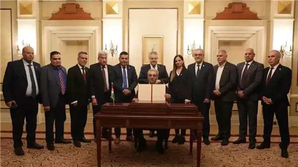 ميليشيا مسلحة تصدر "أمر اعتقال" بحق عضو في لجنة إدارة غزة