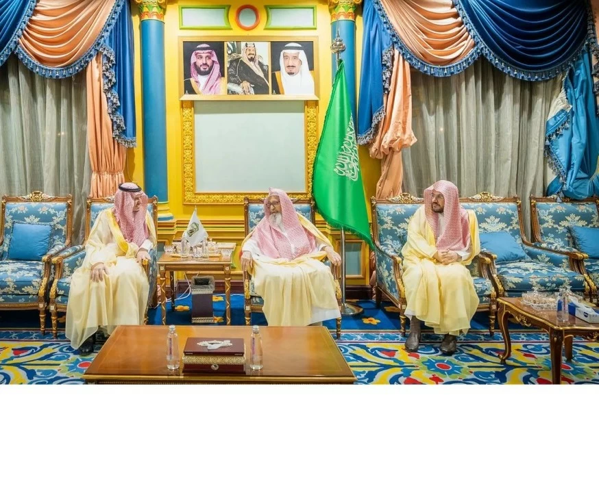 المفتي يثني على جهود ديوان المظالم في تعزيز القضاء الإداري