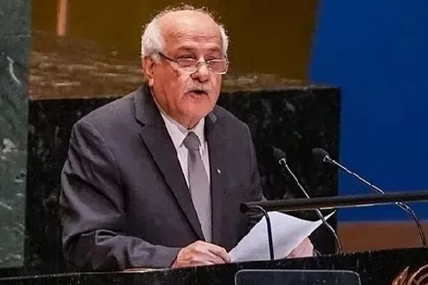 المندوب الفلسطيني لدى الأمم المتحدة يدعو إلى تعزيز الدعم السياسي والمالي لوكالة «الأونروا»