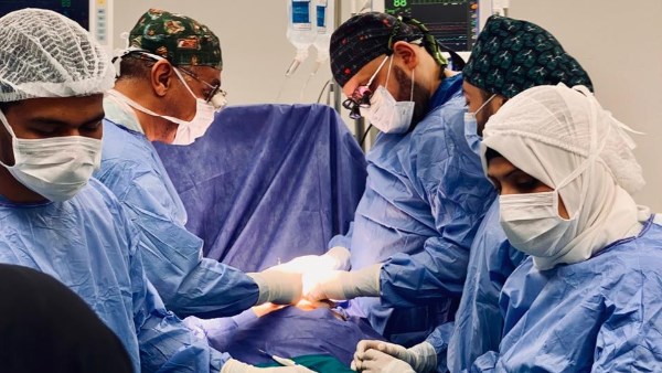 إنجاز طبي غير مسبوق.. نجاح أول عمليتي قلب مفتوح بمستشفى منفلوط المركزي بأسيوط