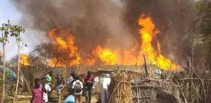 حريق يلتهم 142 مأوى للنازحين ببلدة طويلة بشمال دارفور