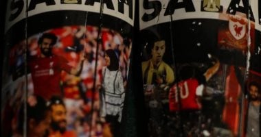 زوجة محمد صلاح وإمام عاشور على واقى القدم قبل مباراة بلجيكا ..صور
