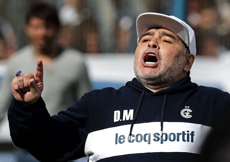 الطبيب النفسي لمارادونا يزعم معاناته من “اضطرابي ثنائي القطب والشخصية النرجسية”