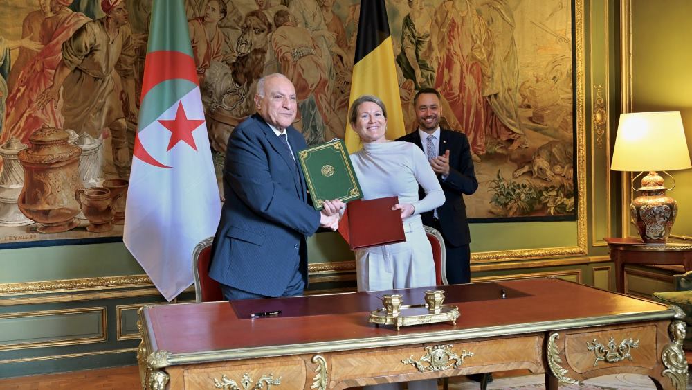 بعد توقف العمل بها مع فرنسا.. الجزائر توقّع اتفاقية مع بلجيكا لإعفاء حملة الجوازات الدبلوماسية من التأشيرة