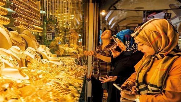 بعد خفض الفائدة.. توقعات بزيادة الإقبال على الذهب