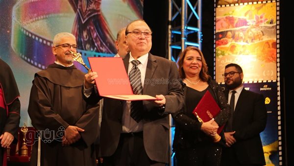 بقالي 5 سنين مش شغال، رسالة مؤثرة لمجدي صابر خلال تكريمه من الكاثوليكي (فيديو)