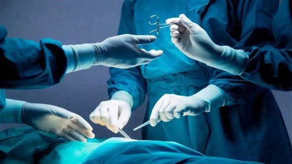 القبض على جراح قلب شهير بتهمة تزوير مؤهله الدراسي وهروبه من حكم بالسجن 10 سنوات
